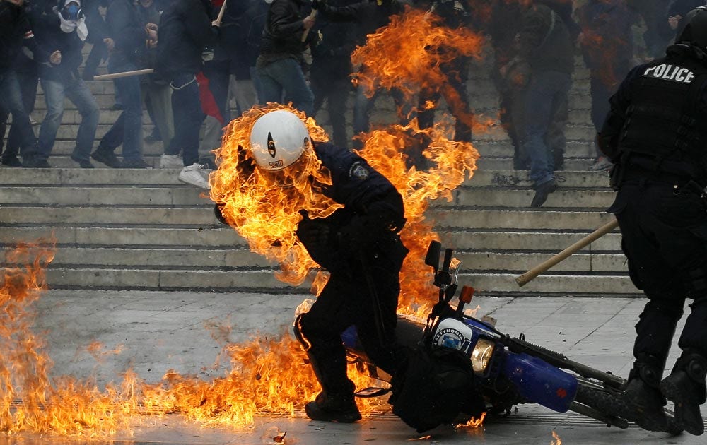 Finanskrisen i Grekland utlöser stundtals våldsamma protester.