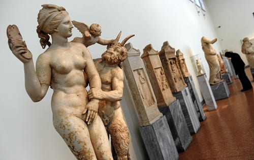 Greklands självbild bygger i mångt och mycket på det antika arvet. Sektorn har det mycket svårt just nu. Ett flertal museer tvingas hålla stängt flera dagar i veckan eller stängs helt på grund av personalbrist, och många arbetar utan lön. Bilden är från Arkeologiska museet i Aten.
