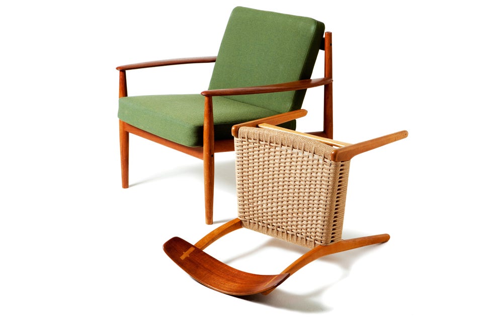 Två praktexemplar från tiden då dansk möbelindustri gjorde sitt segertåg över världen – Grete Jalks stilrena och supermoderna fåtölj ”The Model 118” för France & Søn, och Hans J Wegners ”CH 23” från 1953 med träinfällning i det svängda ryggstödet och flätad originalsits. Båda finns hos Nordlings Antik i Stockholm.
