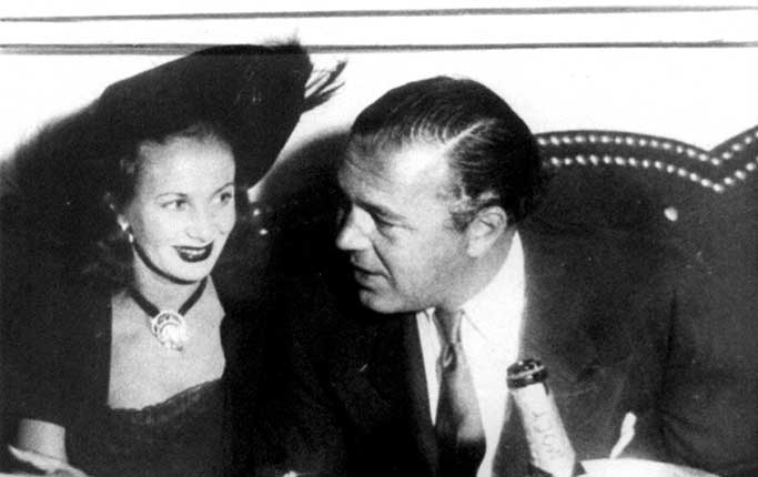 Med prins Bertil på en restaurang i London någon gång på 1940-talet.