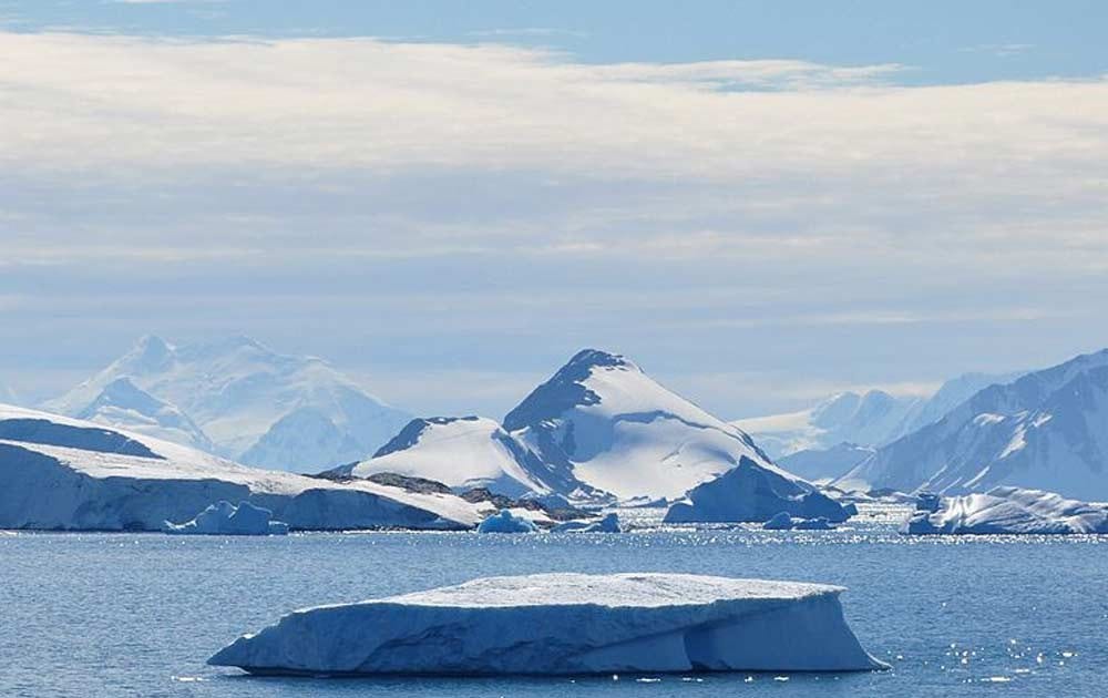 Vy över Laubeuffjorden i Antarktis, uppkallad efter franske skeppsmaskinisten Maxime Laubeuf.