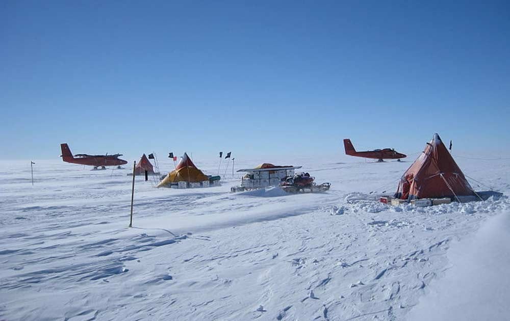 Ett brittiskt forskningsläger på Pine Island-glaciären. Bilden tagen i januari 2009.