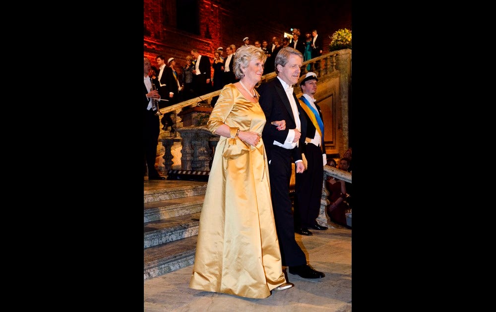 Ekonomipristagaren Robert J Shiller och Catharina Lindqvist anländer.