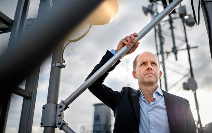 ”Hela telekombranschen hamnar lågt i förtroendemätningar. Vi kände att vi måste ta oss ur det här dåliga ryktet”, säger Thomas Ekman, vd för Tele 2 Sverige.