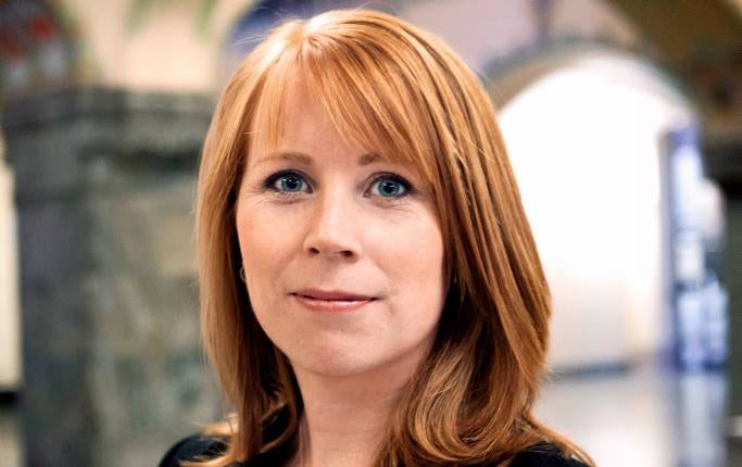 Nyanlända måste fortare komma i arbete, få en bostad och komma in i gemenskapen, skriver Centerpartiets ledare Annie Lööf.