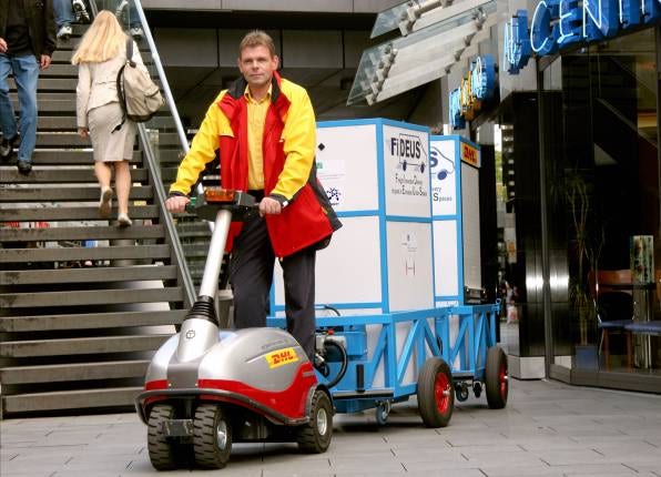 Leverans med Segway har testats i Hannover av forskare vid Fraunhof.