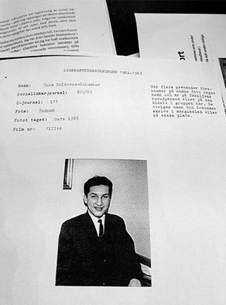 ”Synnerligen artig och belevad, ingen utpräglad studiebegåvning, plattfot, stor sångarbegåvning”, var några av omdömena Hans Caldaras fick läsa om sig själv i sin akt från 1965.