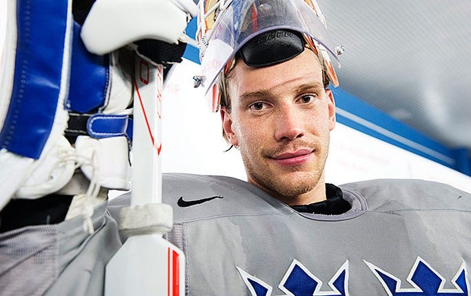 Anders Nilsson med specialtejpad målvaktsklubba.