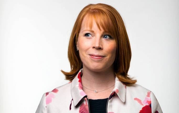 Annie Lööf tror att staten kan jobba för att minska löneskillnaderna mellan män och kvinnor. Men någon tvingande lagstiftning om kvotering vill hon inte ha.