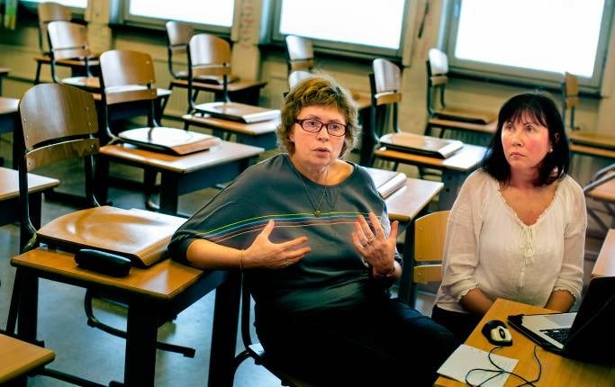 Tanya Henriksson och Irina Fedenko som är lärare på Gärdesskolan i Sollentuna tror att Pisa-resultaten delvis kan bero på kunskapsbrist.