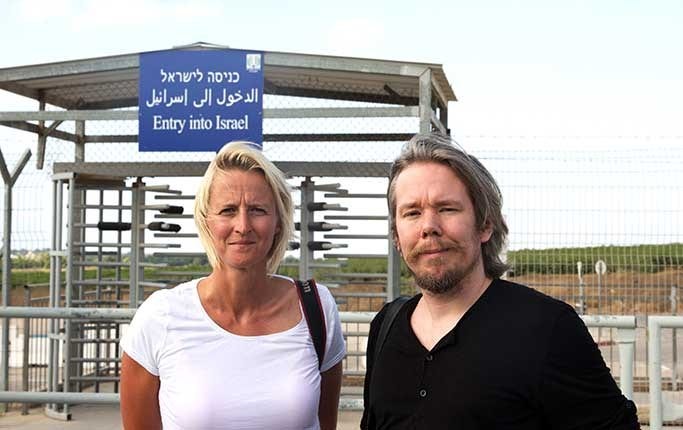 DN:s fotograf Lotta Härdelin och reporter Erik de la Reguera på plats vid Gazas gräns.
