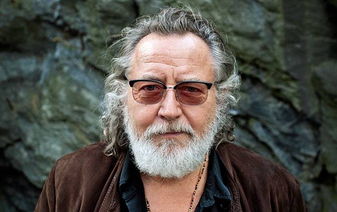 Ulf Lundell ”Jag borde ha skjutit den djäveln” DN.se