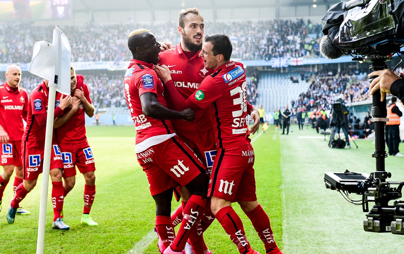 Glädje i Norrköping efter 1-0-målet.