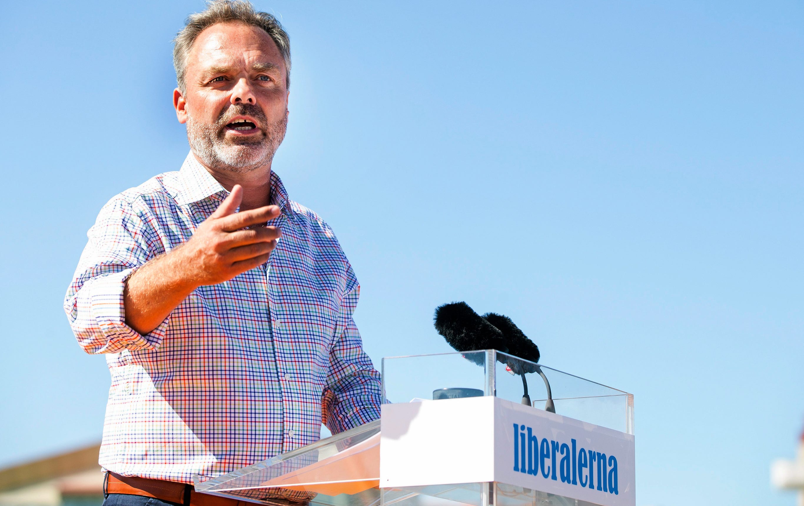"Att svenska försvaret bara har 24 pjäser är närmast skrattretande." Jan Björklund vill dubbla ­antalet till 48.