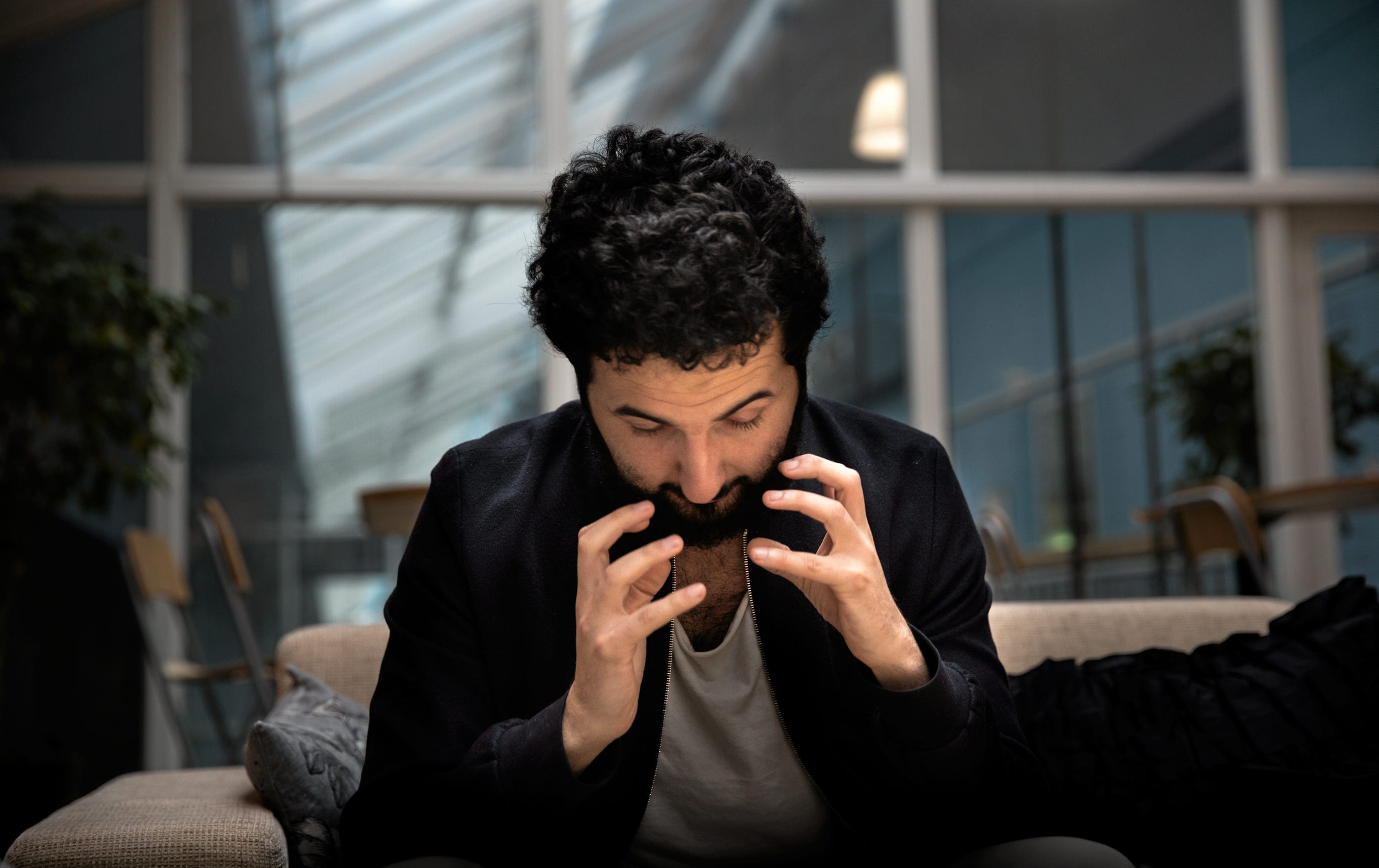 Att främlingsrädsla är naturligt kan aldrig ursäkta ett rasistiskt beteende, menar komikern Soran Ismail. I sin nya tv-serie utsätter han sig för ett psykologiskt test av sina egna fördomar och får ett överraskande resultat.