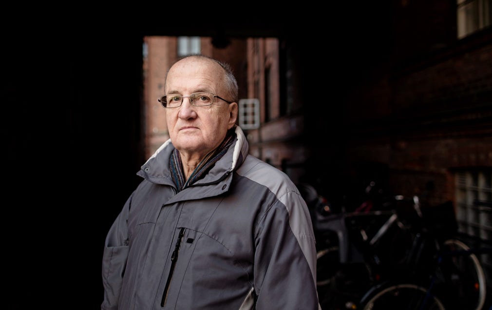 Psykiatern Hans Bendz har själv varit med om att genom okunnighet utlösa ett psykotiskt sammanbrott hos en patient, berättar han. Han var bland de första i Sverige som beskrev biverkningar av psykoterapi.
