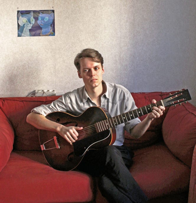 MAttias Björkas är frontfigur i Vasas Flora och Fauna. Bandet spelar på Scalateatern i Stockholm den 28 maj.