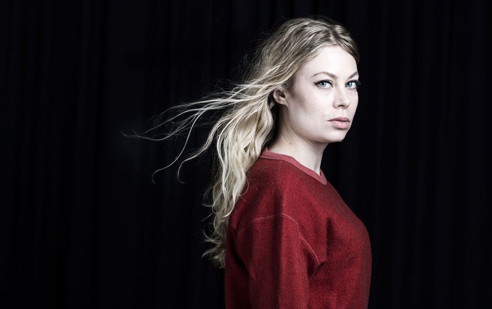 ”Jag är inte en högproduktiv person. Jag tycker att livet är svettigt att bara hålla på plus-minus-noll: att ta sig i mål en dag utan att något gått bakåt”, säger Linna Johansson.
