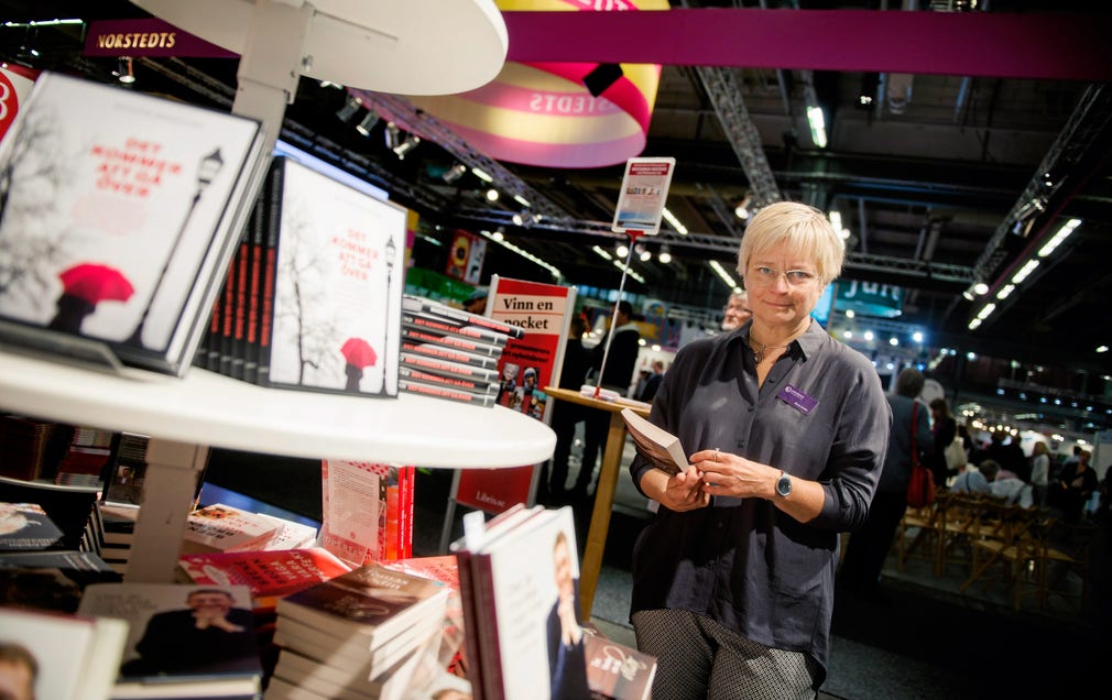 ”Bibliotekarierna är glada att det här äntligen lyfts, och tycker inte att de fått något gehör för det tidigare”, säger Karin Linder, Förbundsordförande för Dik.