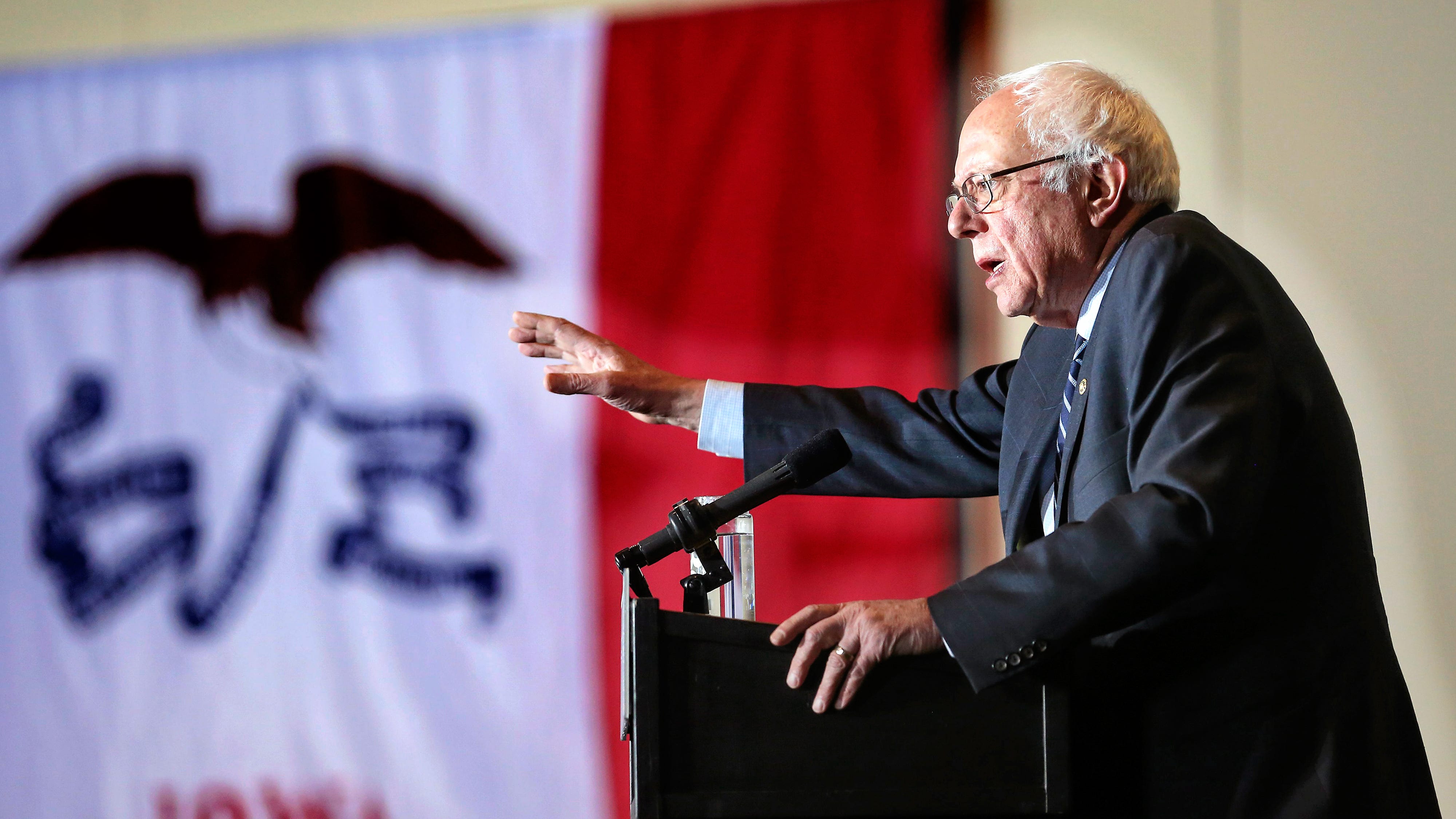 Bernie Sanders, utmanar Clinton.