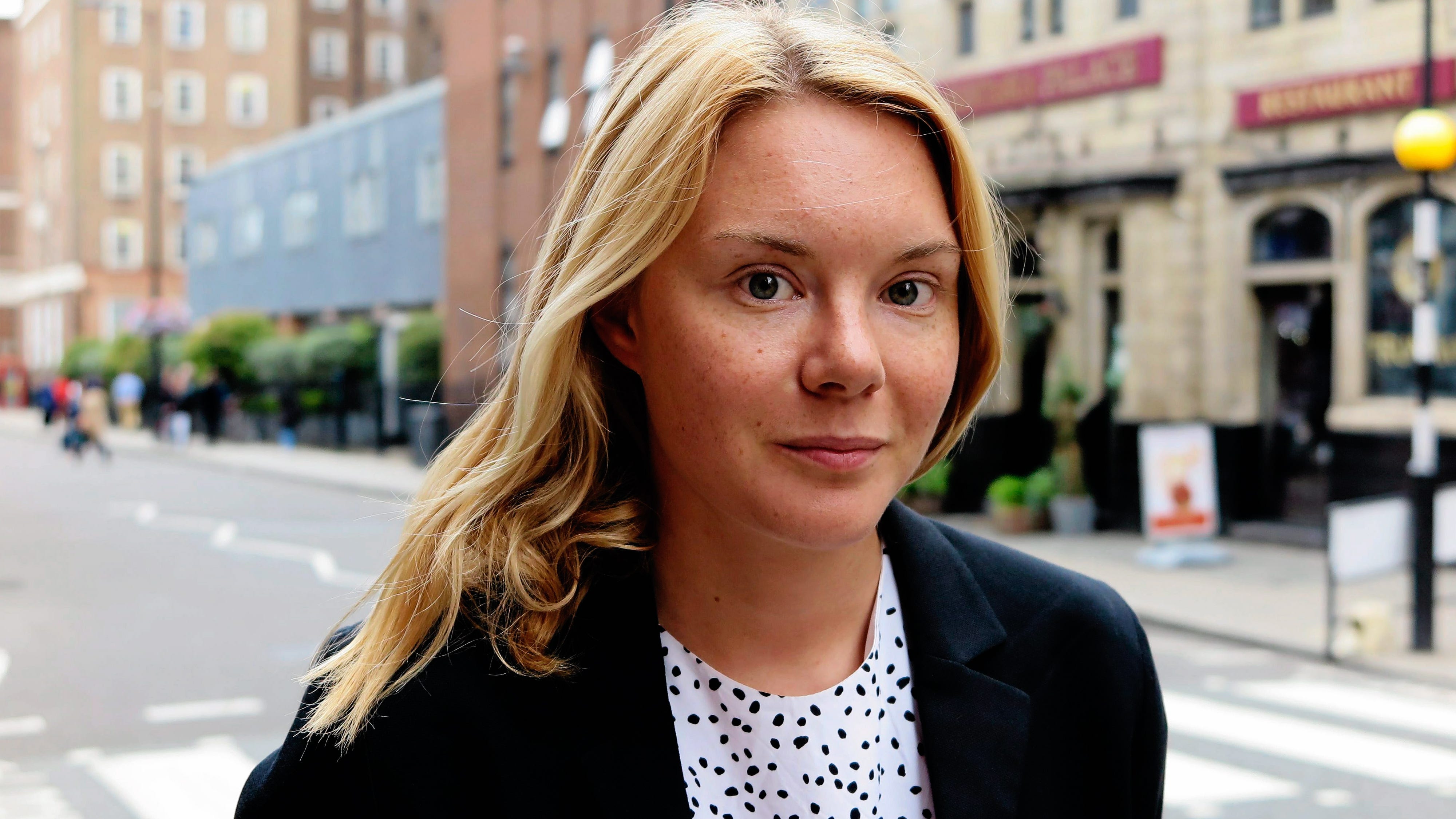 Lina Lund tar över i Berlin efter Jan Lewenhagen.