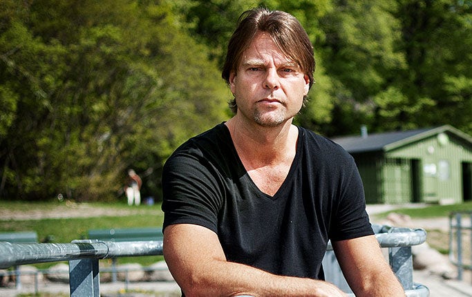 Fredrik Högberg, 48 år, elingenjör på kryssningsfartyg, Vasastan: – Nej, jag har ofta varit inne och tittat på Blocket, men jag har inte handlat, faktiskt. – Jag har läst om att det är mycket bedrägerier på nätet, men det är inte det som stoppat mig från att handla, utan att jag kanske inte egentligen behöver sakerna.