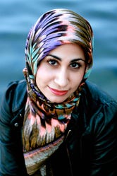 23-åriga Tahereh Mafi debuterar med en romantisk superhjältehistoria