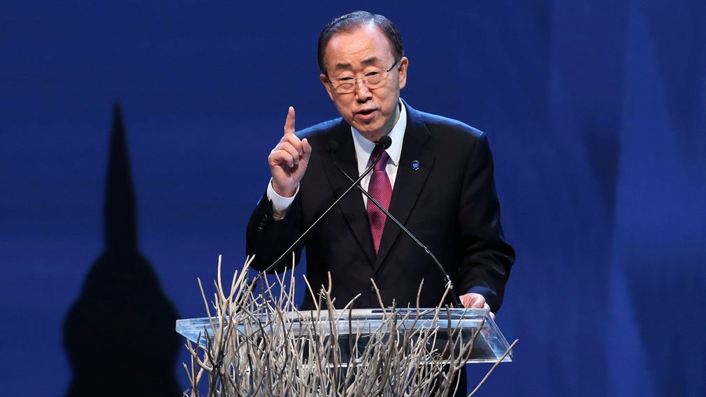 FN:s generalsekreterare Ban Ki-moon talar på World Humanitarian Summit i Istanbul.