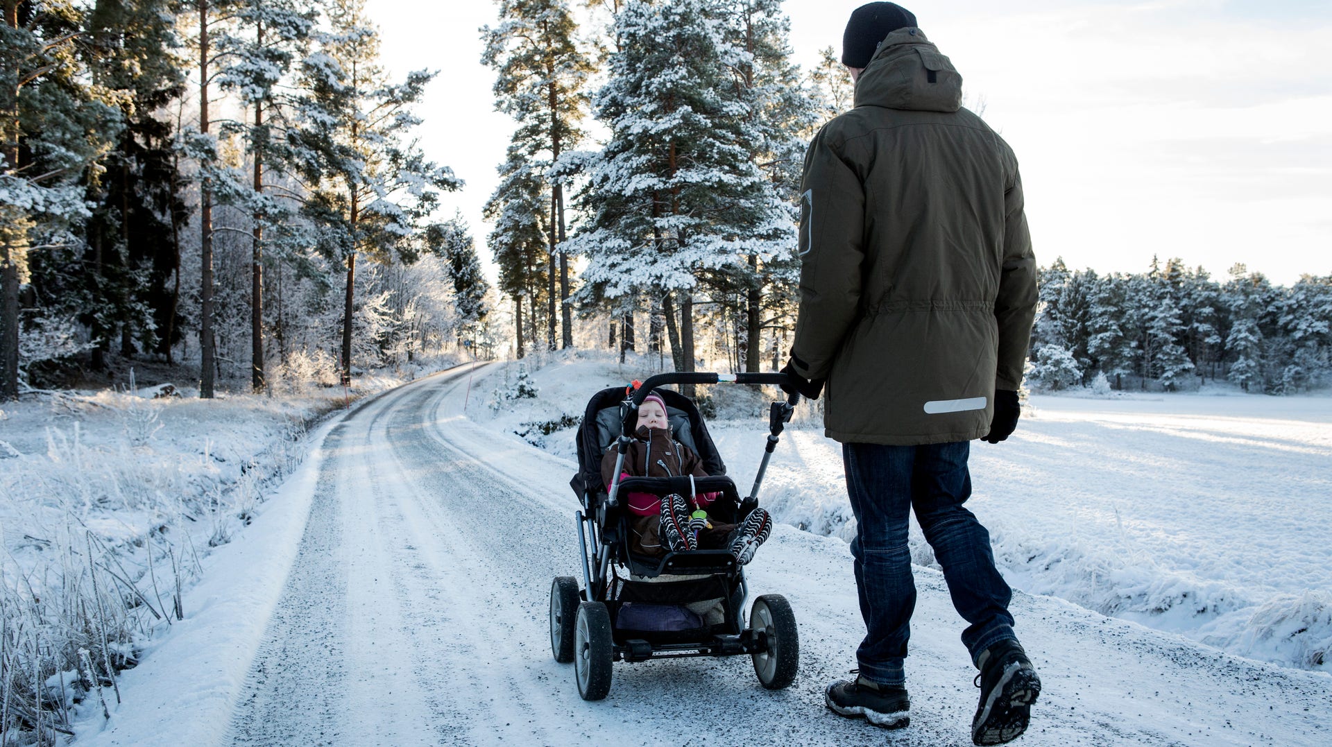 Idén om att såväl kvinnor som män arbetar och att den ska understödjas genom politik står stadigt förankrad i Sverige och Norden, skriver Ylva Johansson.