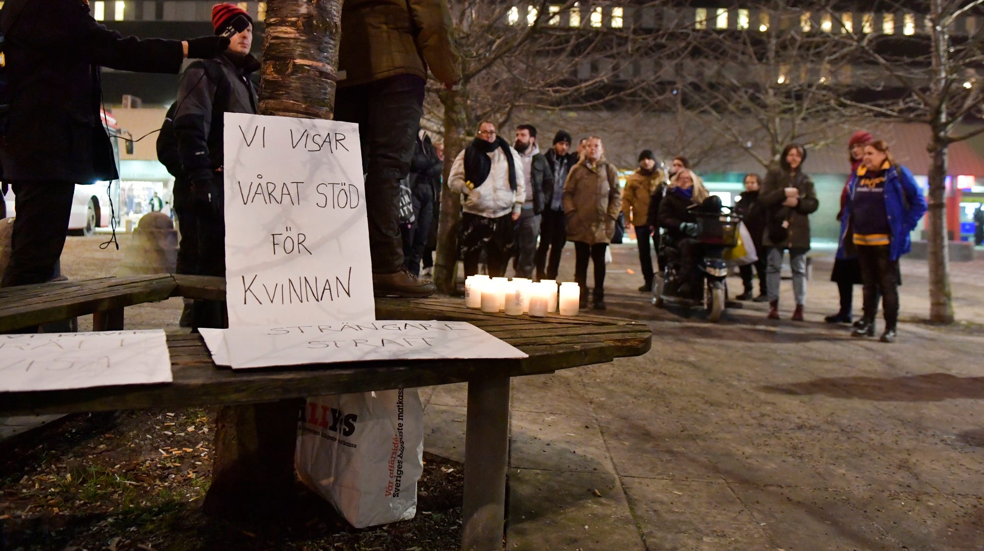 I förra veckan samlades folk i flera städer för att demonstrera som till offret i Fittja. Sedan dess har över 100.000 namnunderskrifter samlats in.