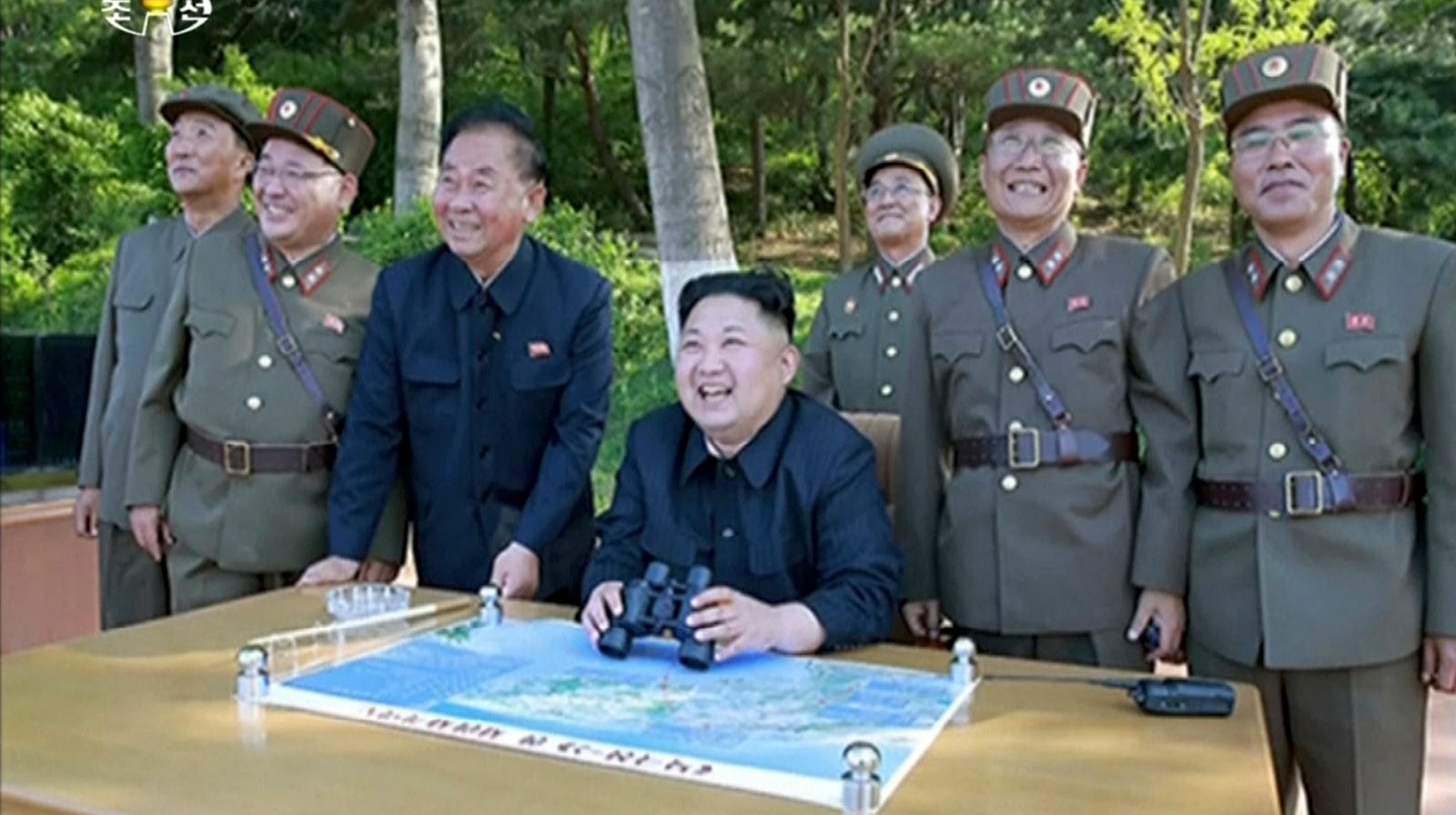 Kim Jong-sik och Ri Pyong Chol, andra respektive tredje från vänster, är måltavlor för USA:s sanktioner.