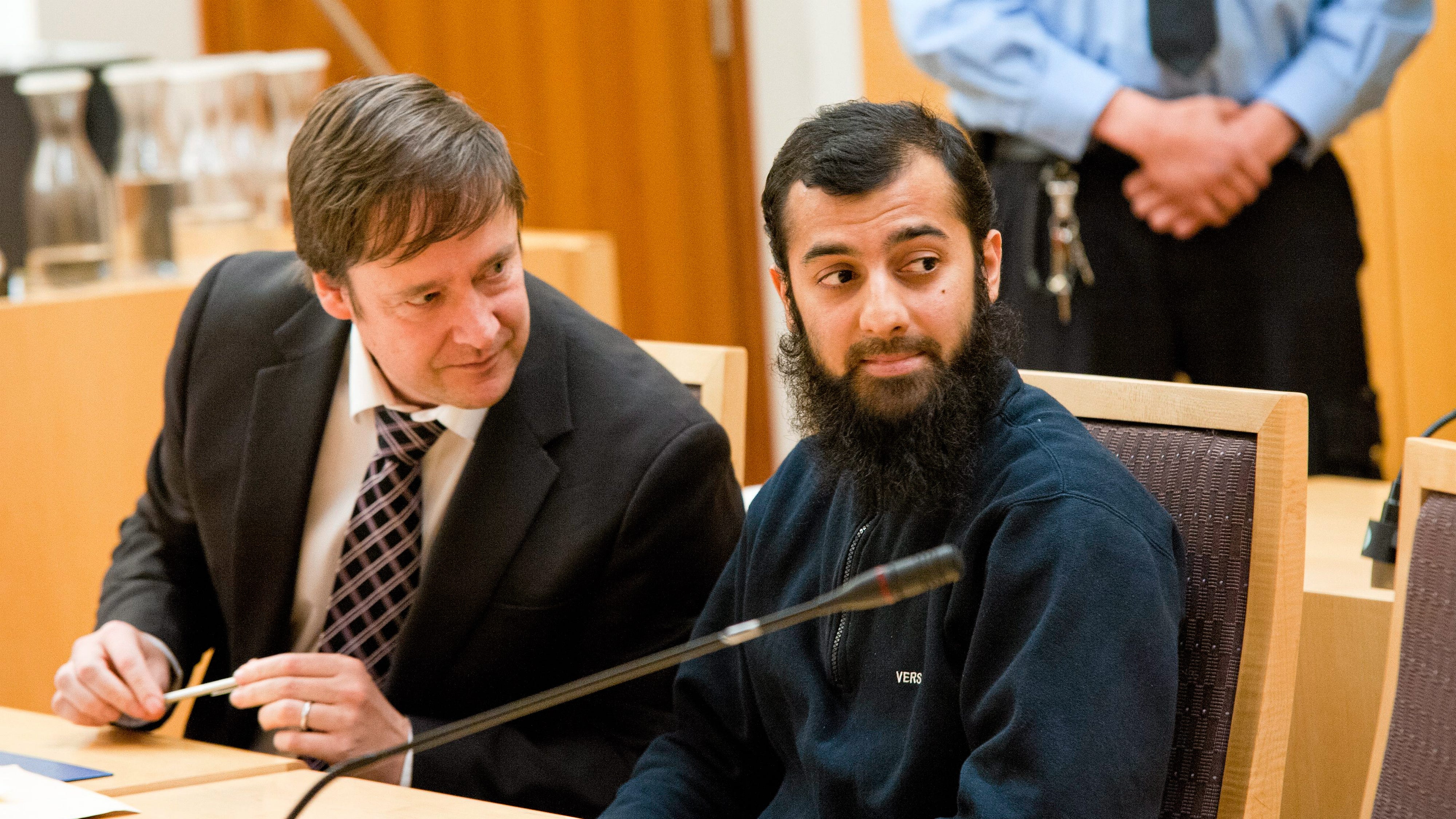 Arslan Maroof Hussain (t.h.), känd som Ubaydullah Hussain.
