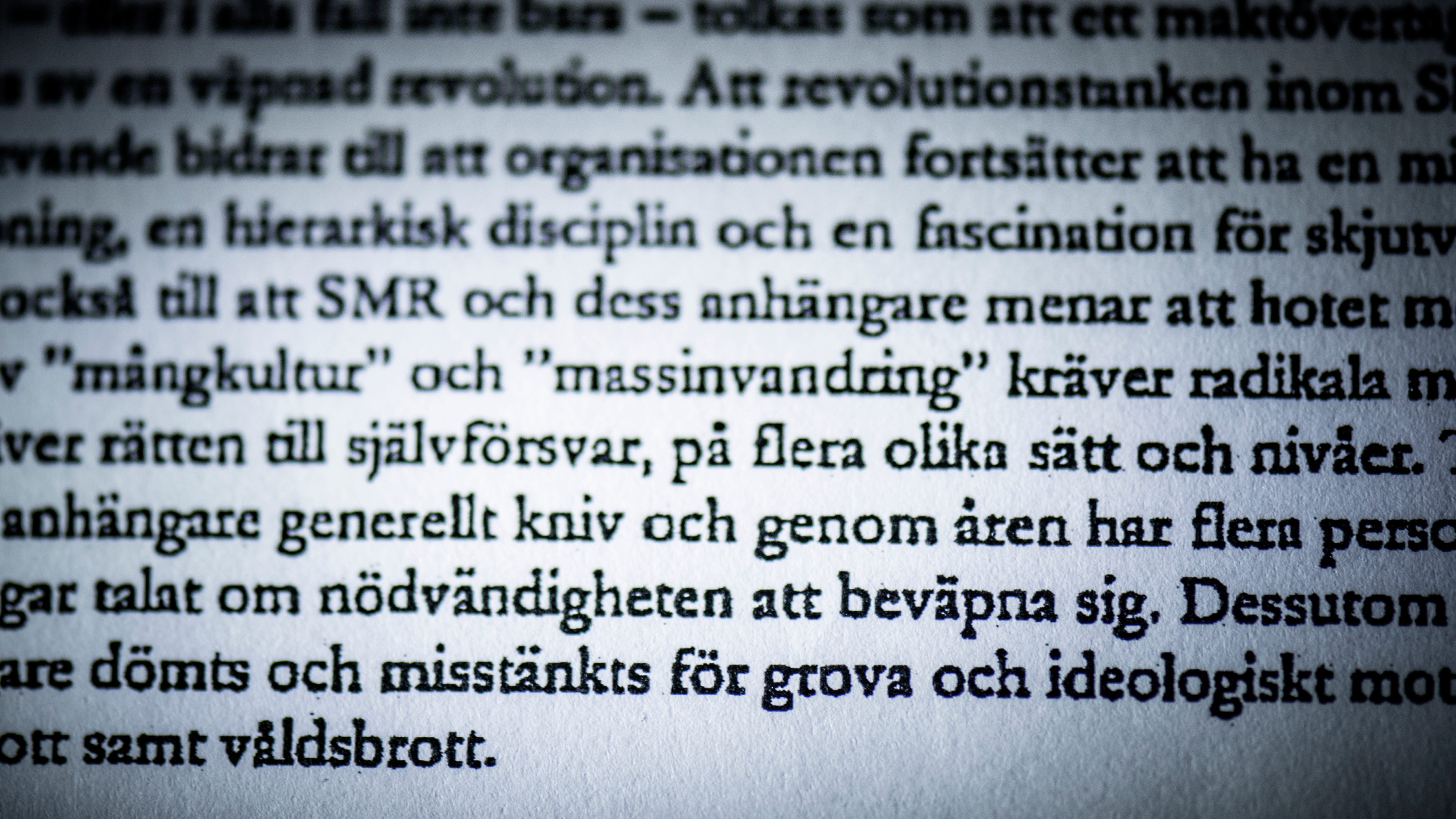 … och att flera anhängare dömts och misstänkts för grova våldsbrott.