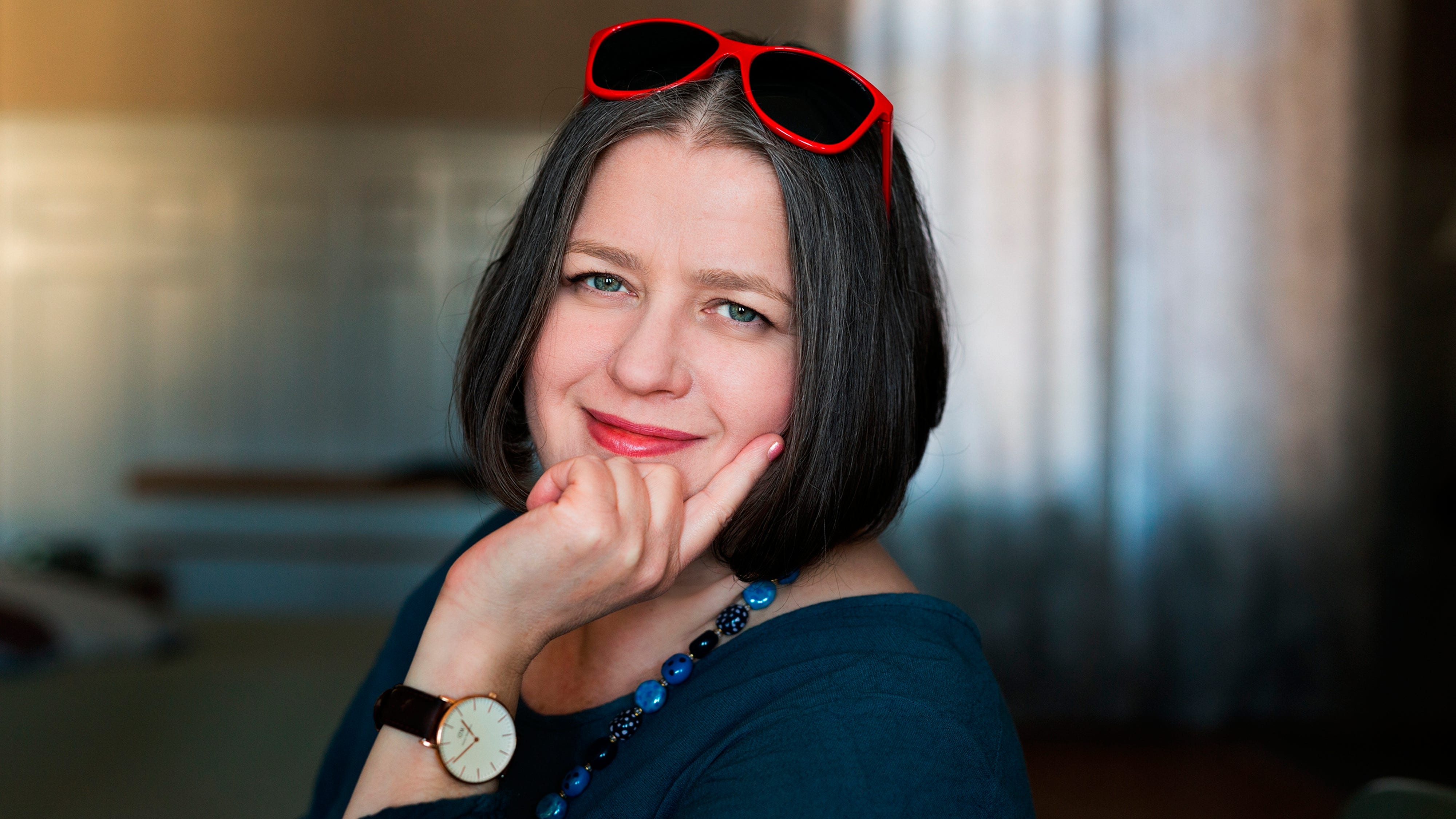 Är det aldrig ens fel att två träter? Jo, vi har alla mött människor som på egen hand skapar konflikter och kaos. I Anna Shultzes fall var det farmor.