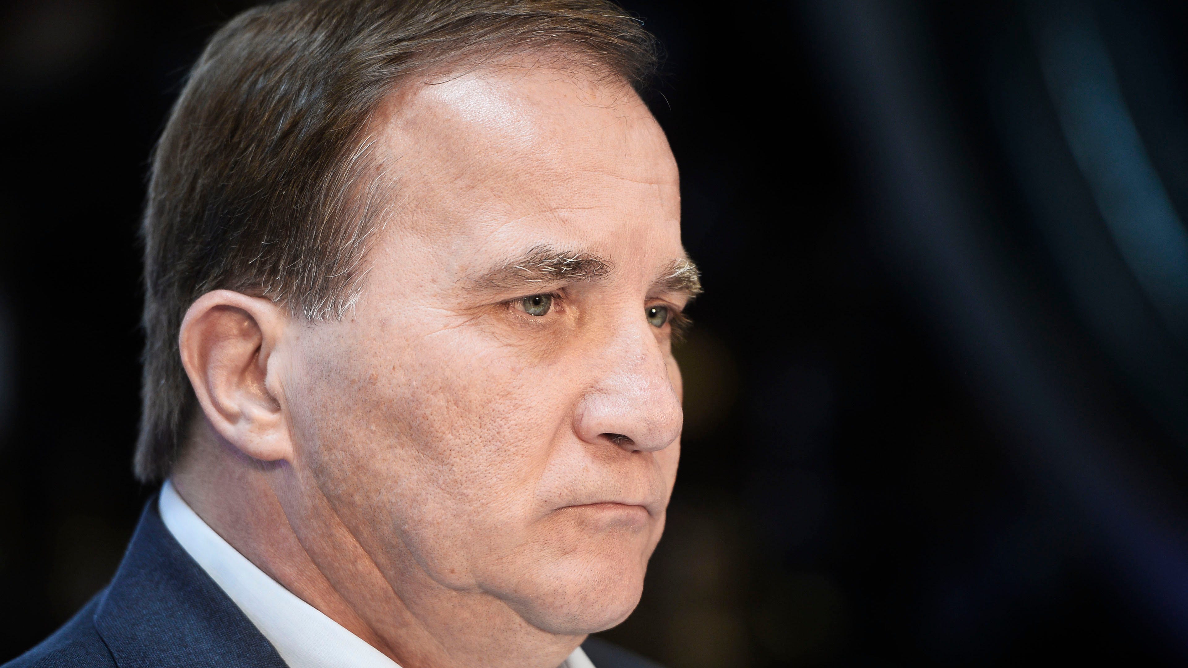 Statsminister Stefan Löfven (S) under en pressträff tillsammans med justitie- och inrikesminister Morgan Johansson (S).
