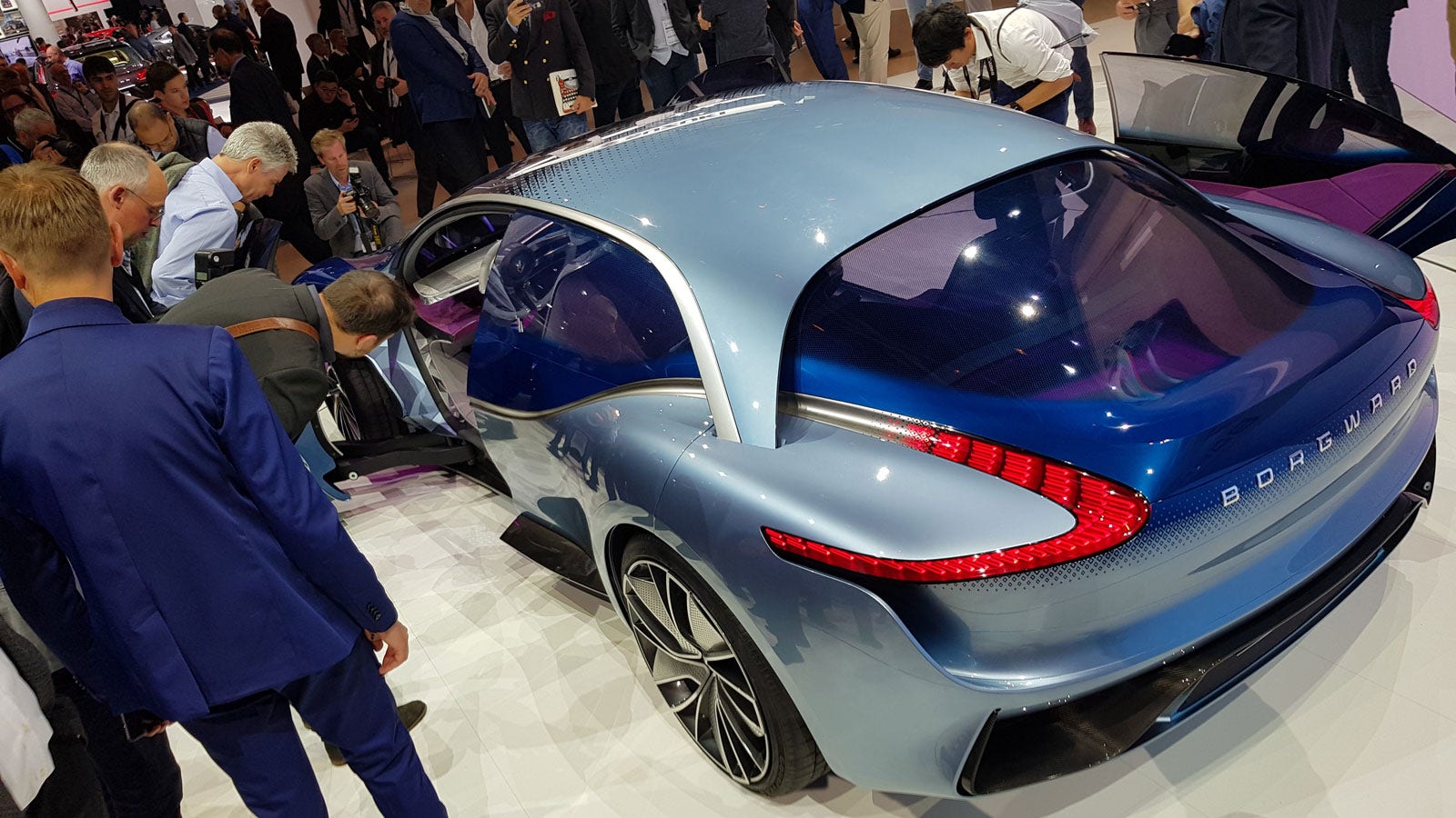 Konkursade bilmärket Borgward får nytt liv. Här konceptvagnen Isabella, som med sitt namn anknyter till klassiska Borgward-modellen från 50-talet.