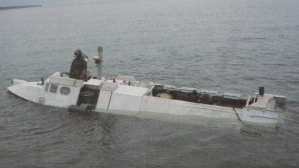 En dykarfarkost som har vissa likheter med ekolodsbilden från Gävle hamn är den ryska dykarfarkosten Triton NN, dock stämmer inte längden med vad som är känt om Triton NN: