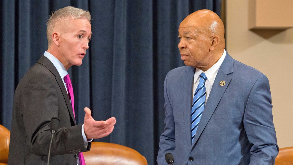 Republikanen Trey Gowdy och demokraten Elijah Cummings i representanthusets konstitutionsutskott kräver svar från Vita huset.