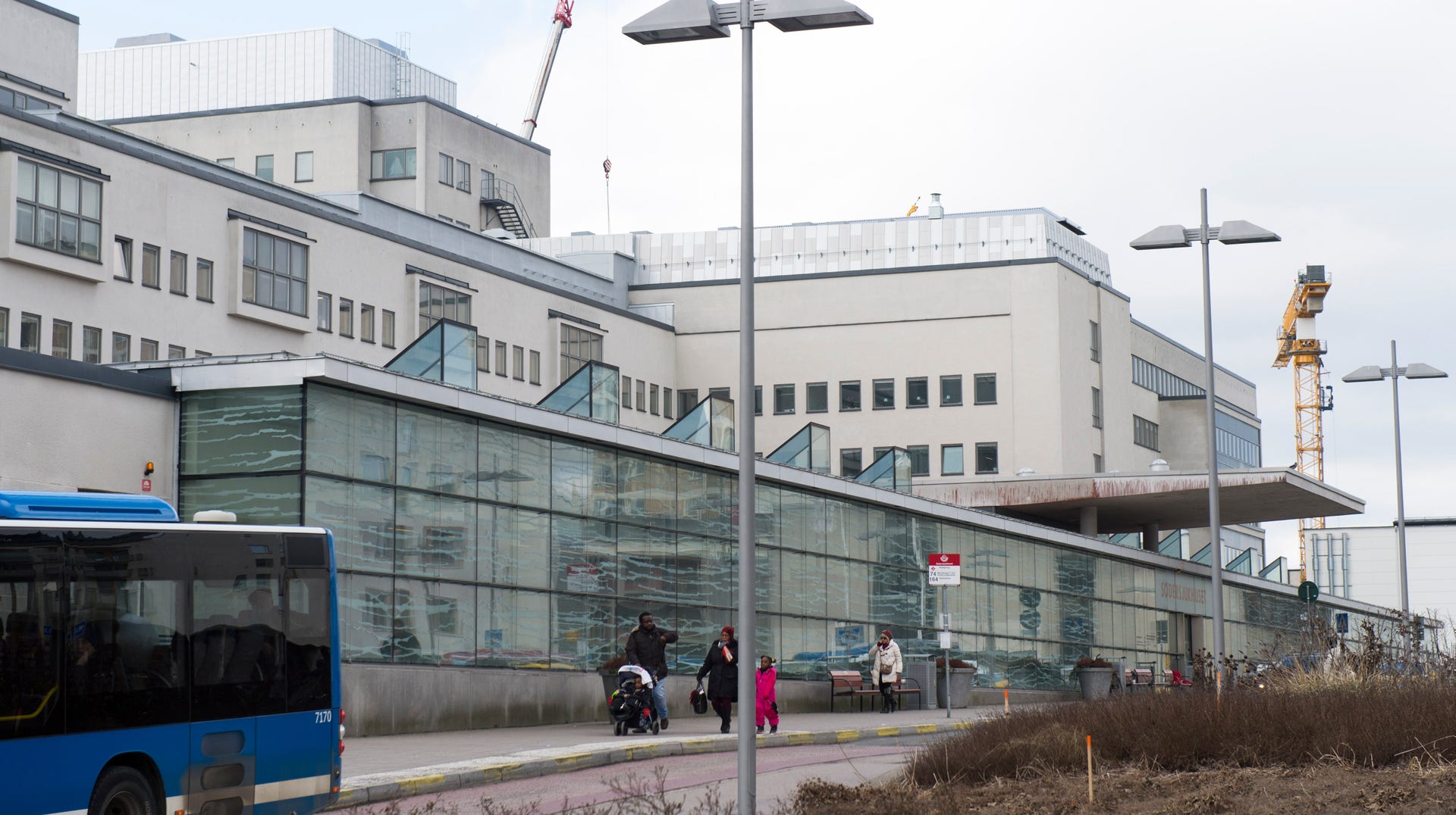 Entrén till Södersjukhuset.