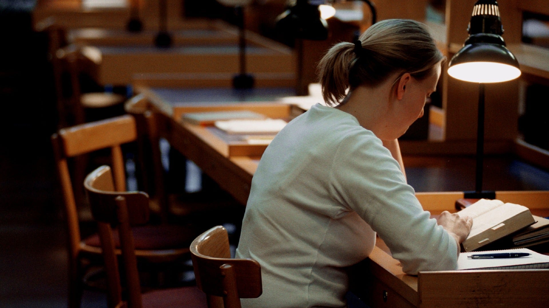 Kompetensbristen är i dag det största tillväxthindret för svenska företag, oavsett bransch och konjunkturläge. Därför måste utbildningars relevans för arbetslivet öka, skriver artikelförfattarna.