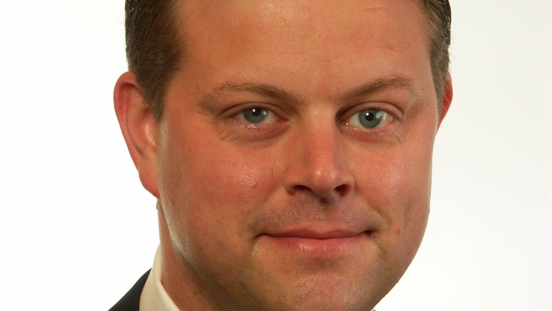 Jonas Jacobsson Gjörtler (M) kräver att hela utvärderingen av Sveriges