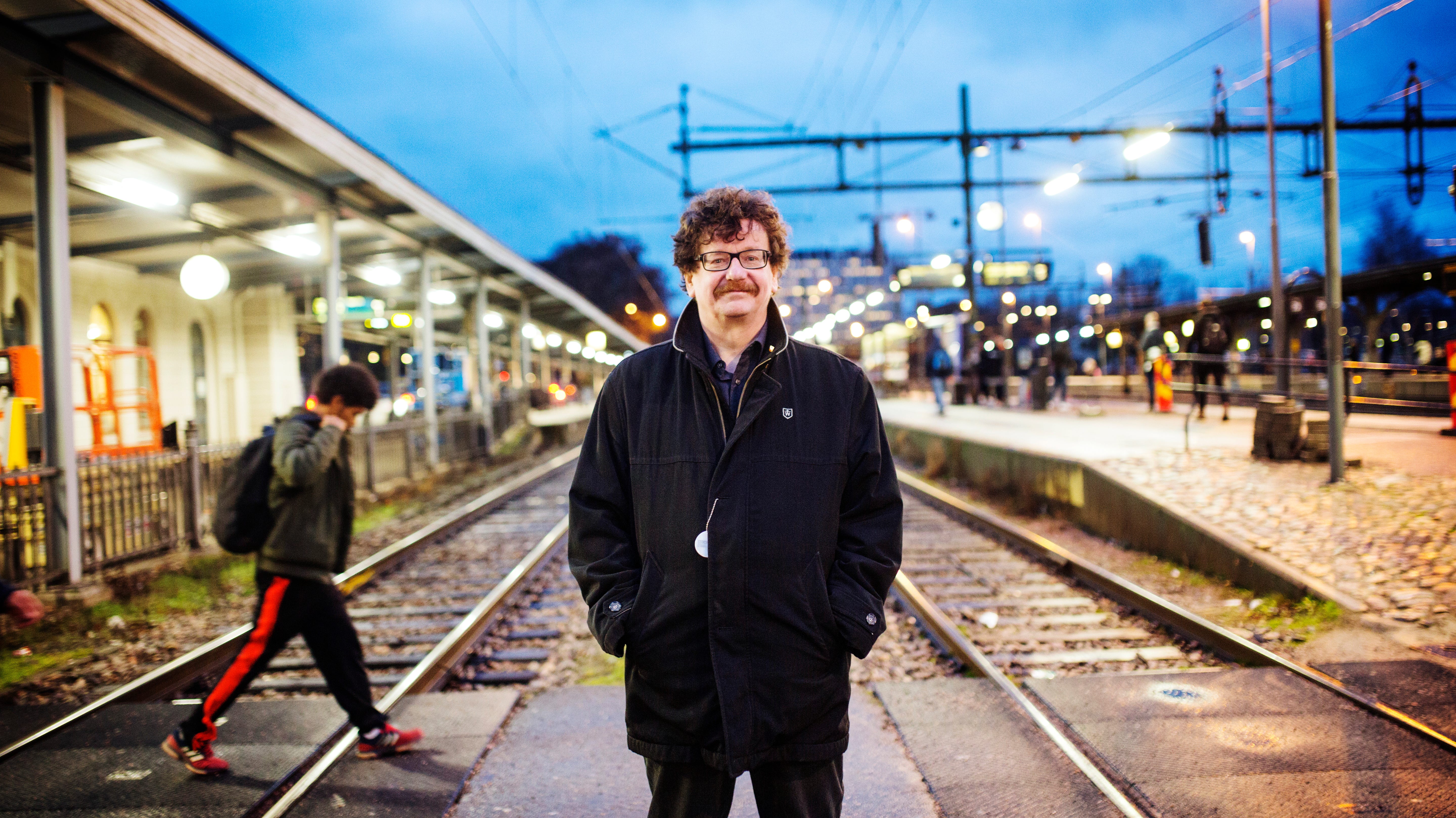 Lars Stjernkvist, socialdemokratiskt kommunalråd i Norrköping, har valt att arbeta med privat kapital för att lösa sociala utmaningar i staden.