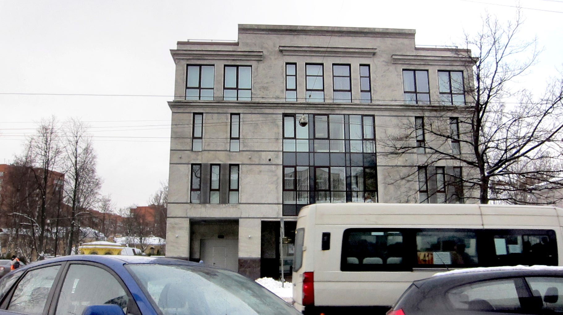 I utkanten av S:t Petersburg sitter 250 inhyrda ”troll” och producerar fejkade bloggar och nätkommentarer dygnet runt.
