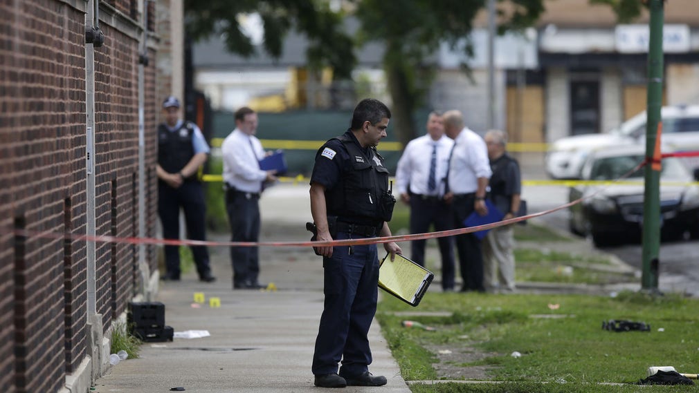 44 personer skadades i skjutningar i Chicago, under en ovanligt våldsam söndag.