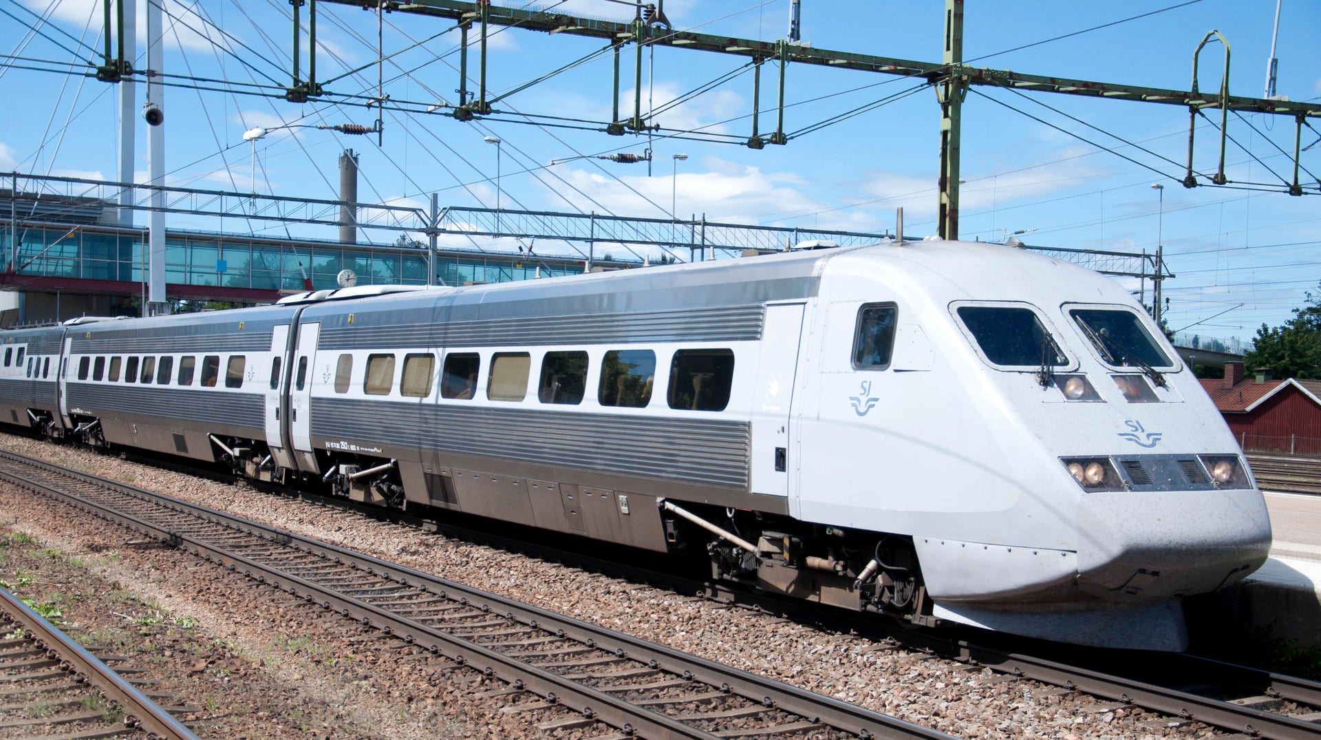 Drygt 100.000 resenärer kräver ersättning av SJ för tågförseningar.