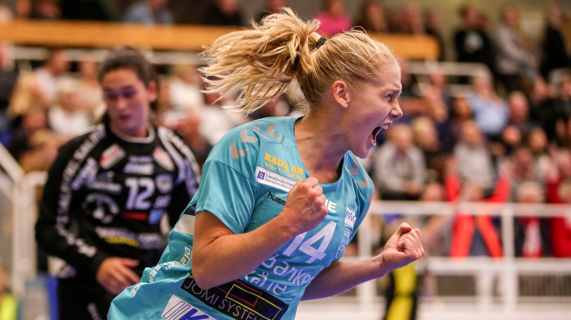 Höörs Emma Lindkvist jublar efter den dramatiska segern mot Skuru.