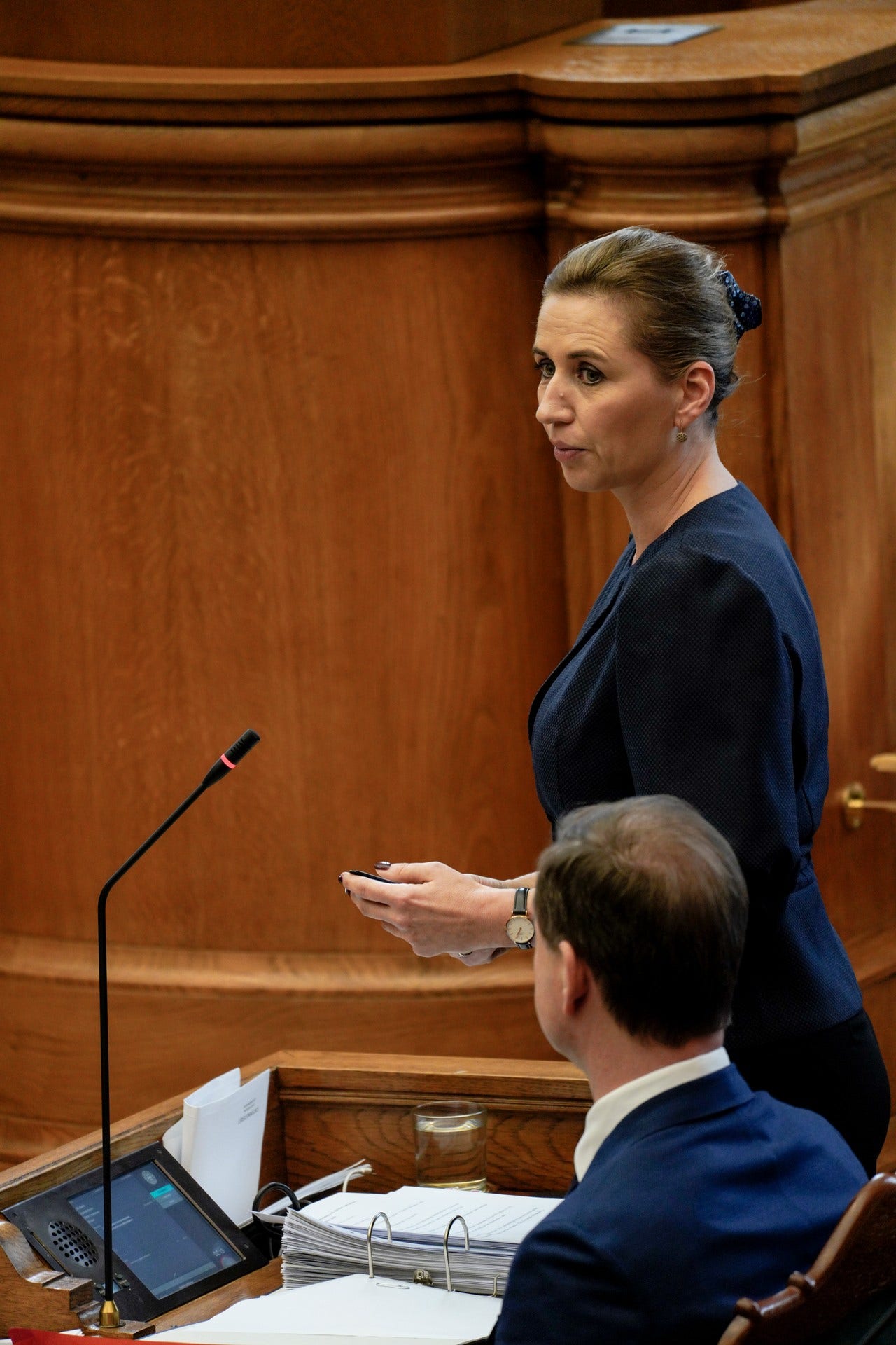Mette Frederiksen (S) i Folketingssalen.