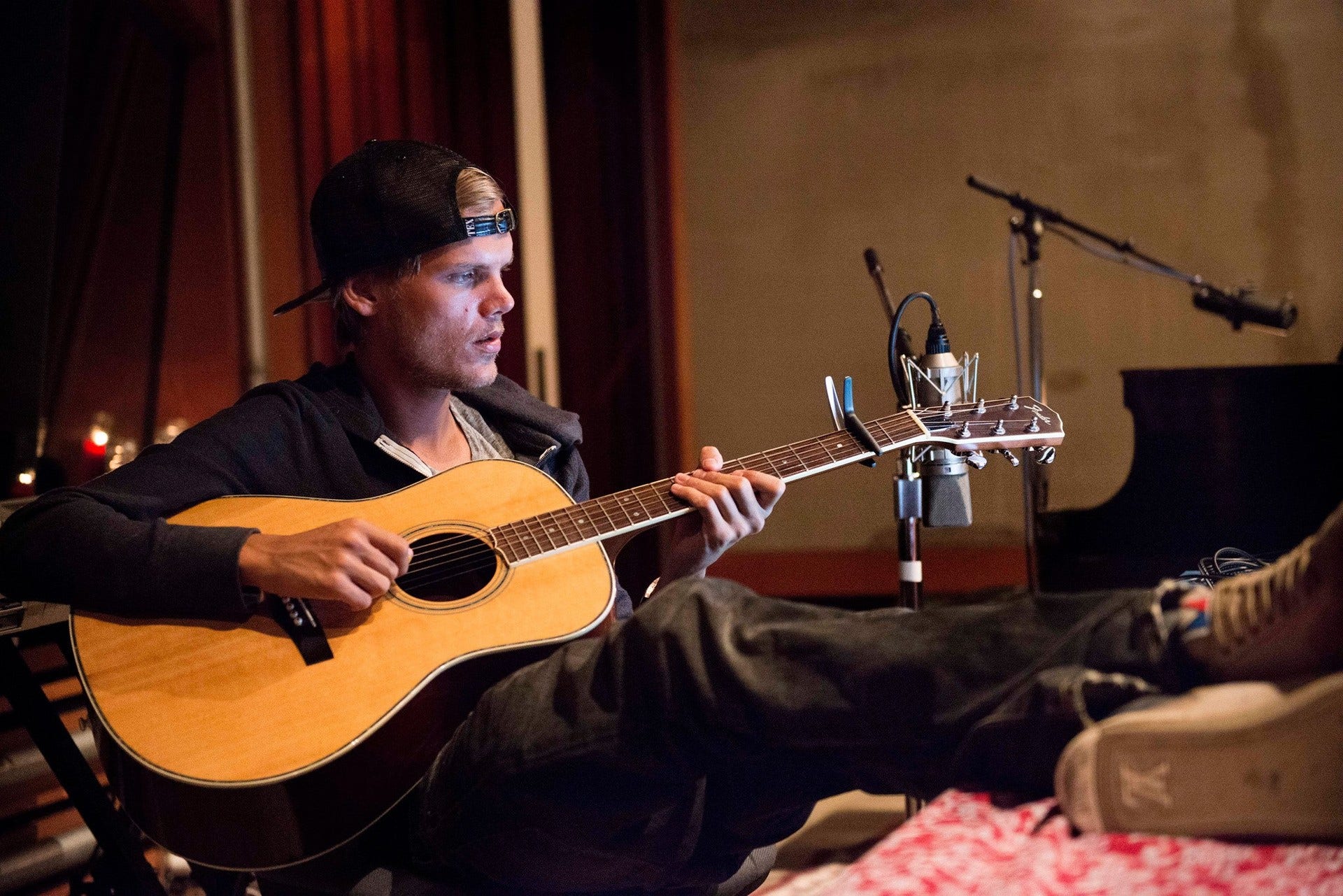 De senaste åren komponerade Tim Bergling så gott som alla sina låtar på piano eller gitarr – först därefter åkte melodierna in i datorn.