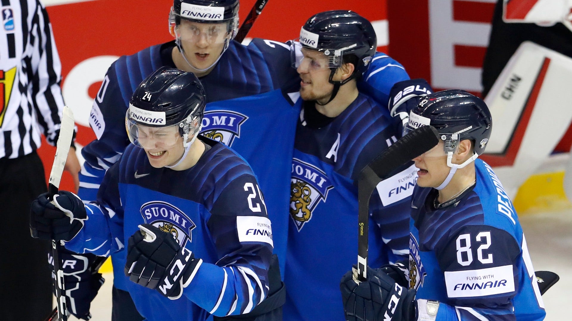 Kaapo Kakko och lagkamraterna fick fira.