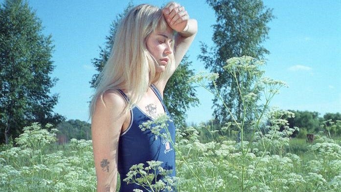 Kedr Livanskiy är ryska för libanesisk ceder och artistnamn för Jana Kedrina.